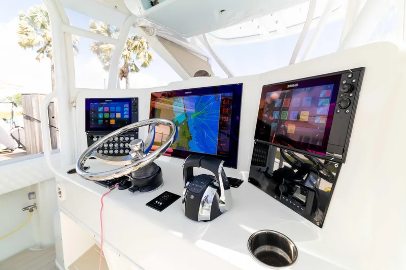 Slide: The Image of Yellowfin 42 Offshore 2011 - 17