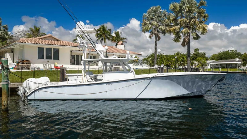 Slide: The Image of Yellowfin 42 Offshore 2011 - 46