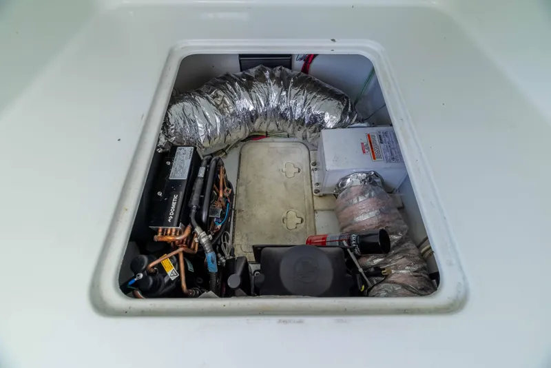 Slide: The Image of Yellowfin 42 Offshore 2011 - 49