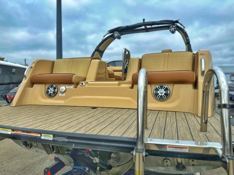 Slide: The Image of Avalon Waketoon 2021 - 13