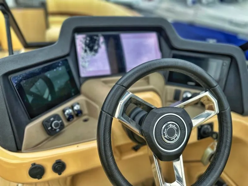Slide: The Image of Avalon Waketoon 2021 - 7