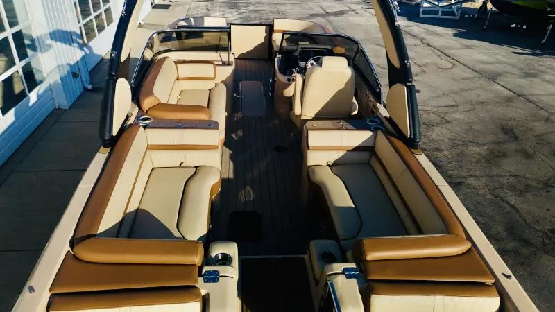 Slide: The Image of Avalon Waketoon 2021 - 9