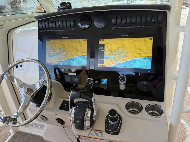 Slide: The Image of Boston Whaler 380 Outrage 2021 - 14