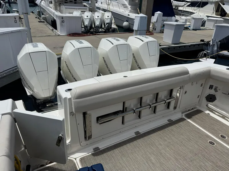 Slide: The Image of Boston Whaler 380 Outrage 2021 - 16