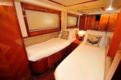 Slide: The Image of Azimut 85 Ultimate 1998 - 19