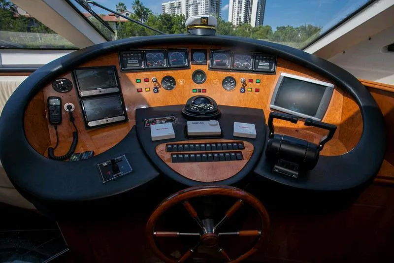 Slide: The Image of Azimut 85 Ultimate 1998 - 24
