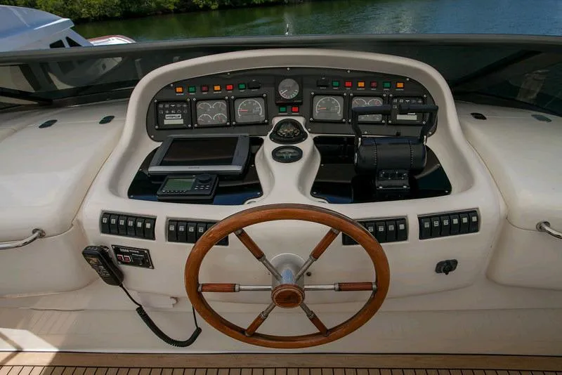 Slide: The Image of Azimut 85 Ultimate 1998 - 35