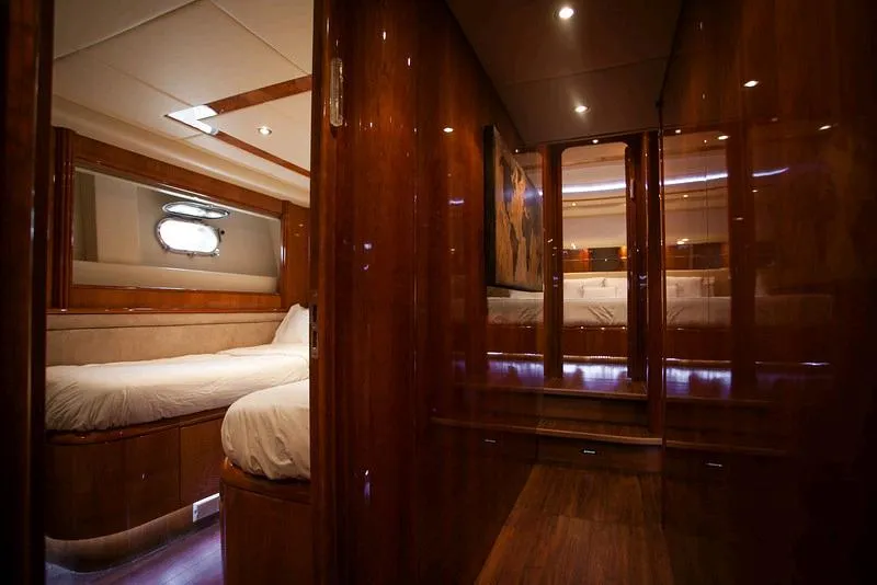 Slide: The Image of Azimut 85 Ultimate 1998 - 13