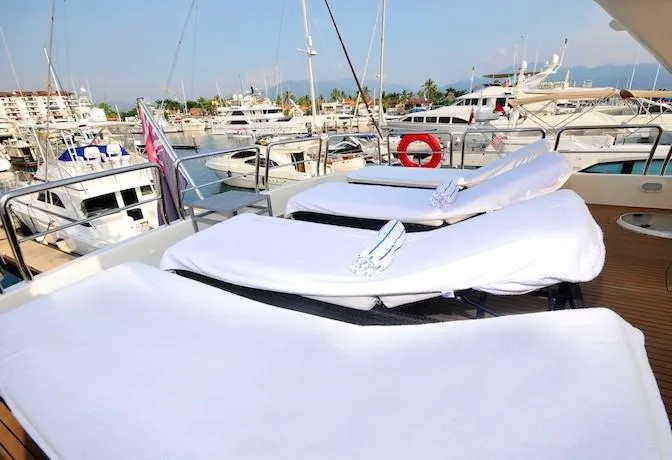 Slide: The Image of Azimut 85 Ultimate 1998 - 34