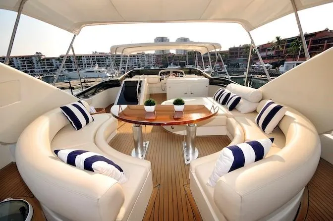 Slide: The Image of Azimut 85 Ultimate 1998 - 30