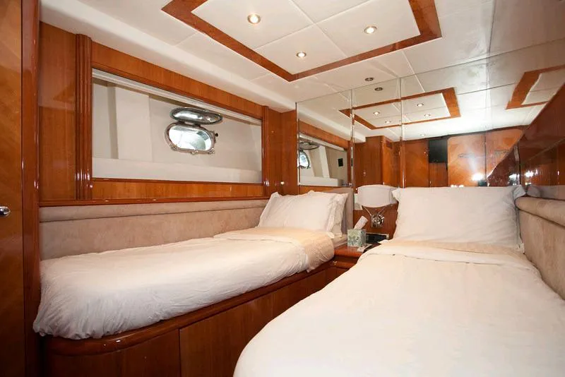 Slide: The Image of Azimut 85 Ultimate 1998 - 20