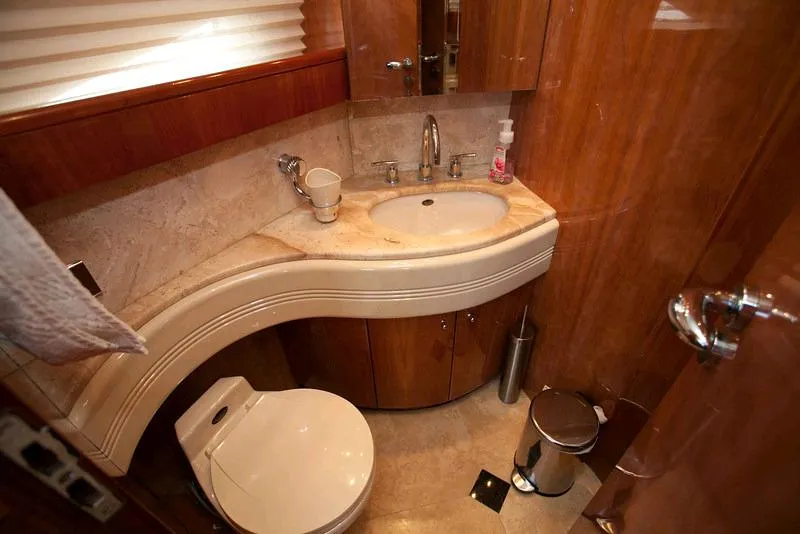 Slide: The Image of Azimut 85 Ultimate 1998 - 12