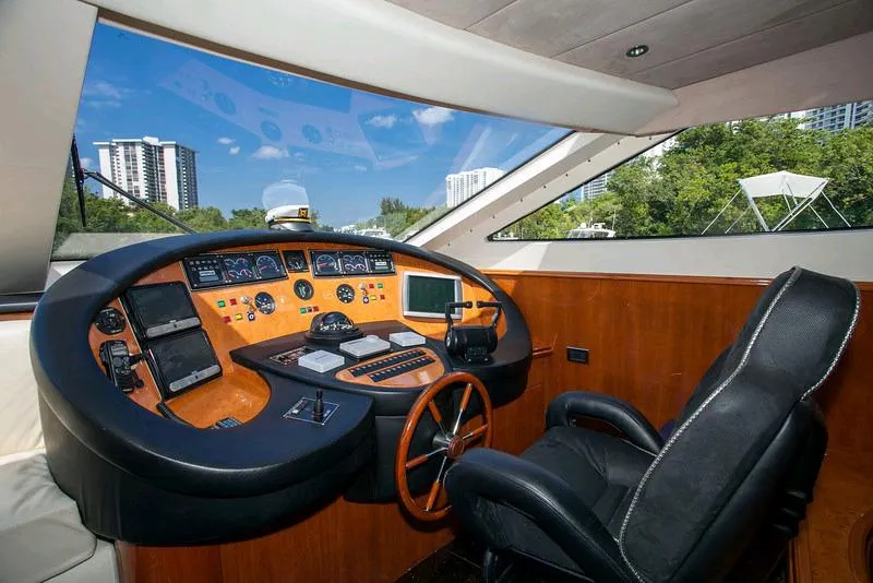 Slide: The Image of Azimut 85 Ultimate 1998 - 23