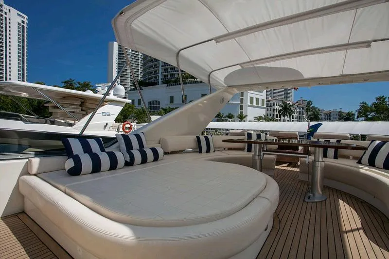 Slide: The Image of Azimut 85 Ultimate 1998 - 27