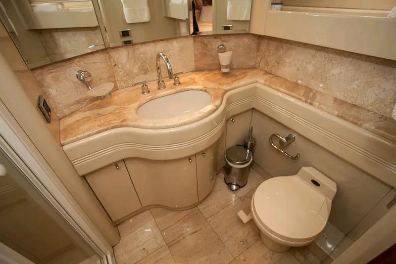 Slide: The Image of Azimut 85 Ultimate 1998 - 21