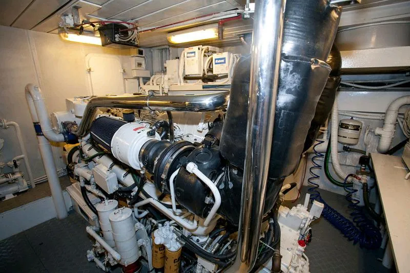 Slide: The Image of Azimut 85 Ultimate 1998 - 45