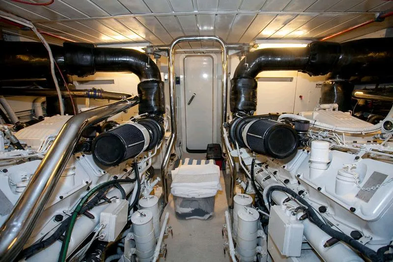 Slide: The Image of Azimut 85 Ultimate 1998 - 47