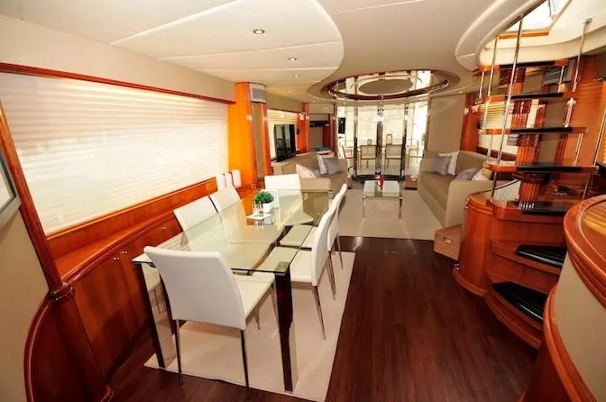 Slide: The Image of Azimut 85 Ultimate 1998 - 3