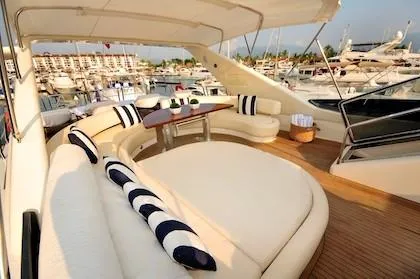 Slide: The Image of Azimut 85 Ultimate 1998 - 29