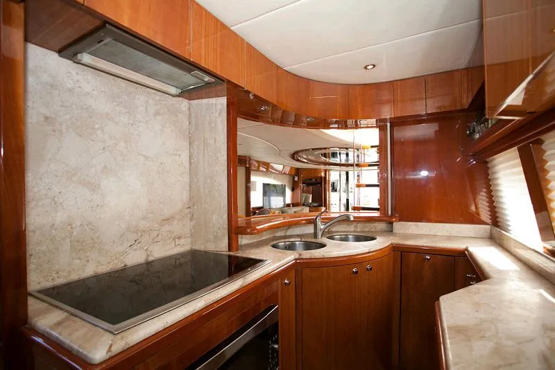Slide: The Image of Azimut 85 Ultimate 1998 - 6