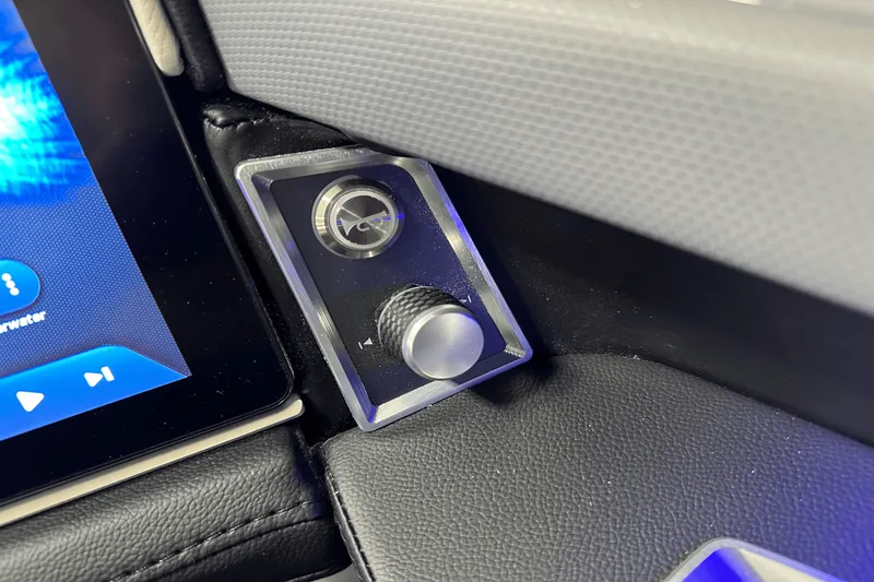 Slide: The Image of Mastercraft XT24 2025 - 101