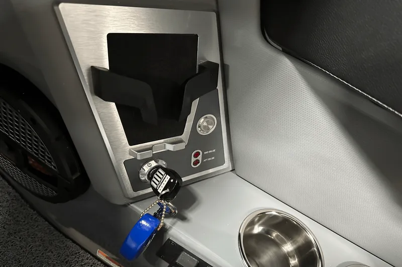 Slide: The Image of Mastercraft XT24 2025 - 104