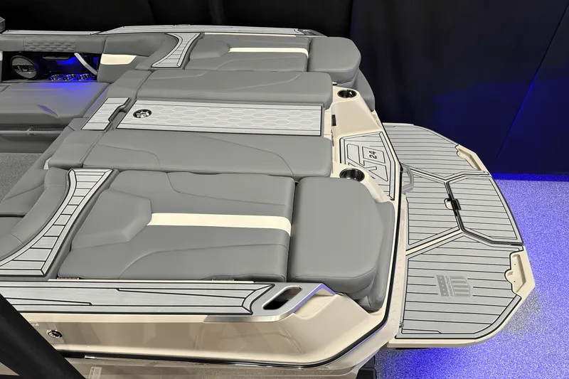 Slide: The Image of Mastercraft XT24 2025 - 14