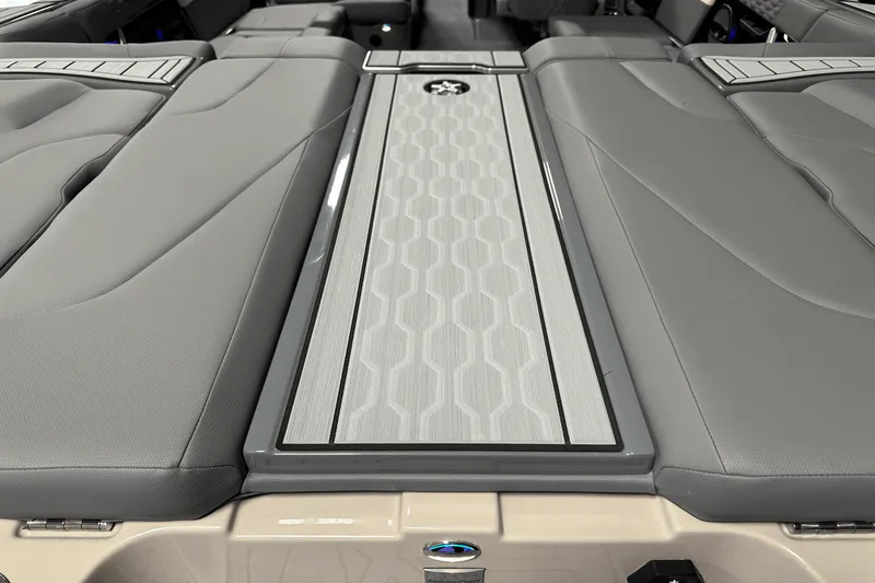 Slide: The Image of Mastercraft XT24 2025 - 21