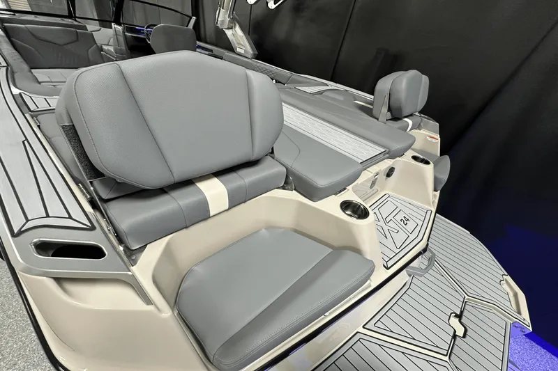 Slide: The Image of Mastercraft XT24 2025 - 22