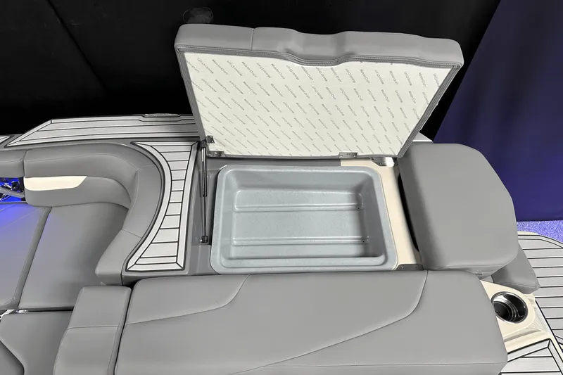 Slide: The Image of Mastercraft XT24 2025 - 28