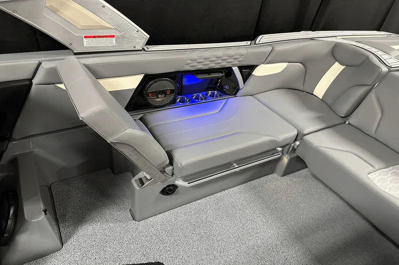 Slide: The Image of Mastercraft XT24 2025 - 64