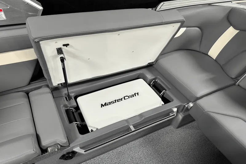 Slide: The Image of Mastercraft XT24 2025 - 68