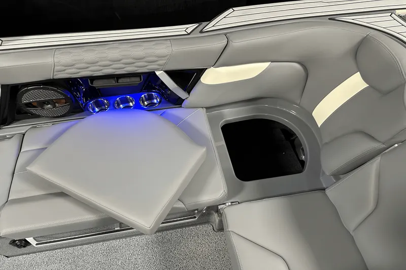 Slide: The Image of Mastercraft XT24 2025 - 71