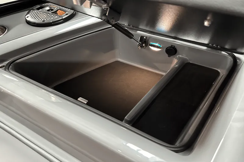 Slide: The Image of Mastercraft XT24 2025 - 82