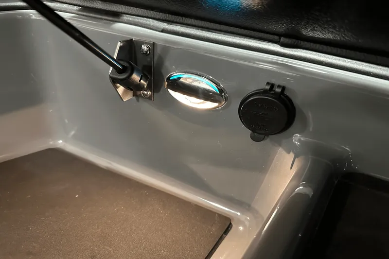 Slide: The Image of Mastercraft XT24 2025 - 83