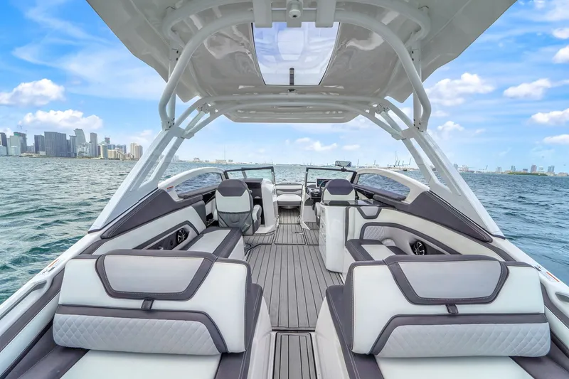 Slide: The Image of Yamaha 275SD 2021 - 23