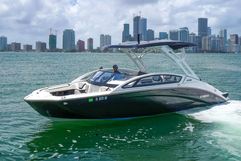 Slide: The Image of Yamaha 275SD 2021 - 2