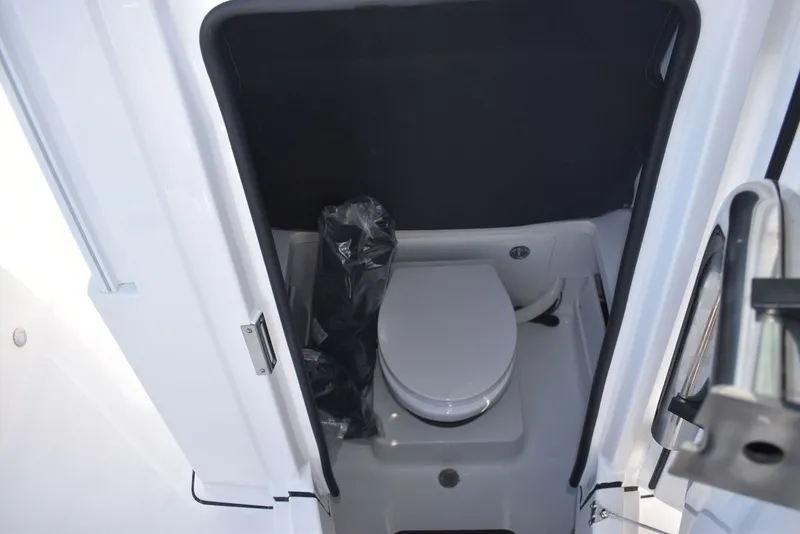 Slide: The Image of Blackfin 252CC 2025 - 55