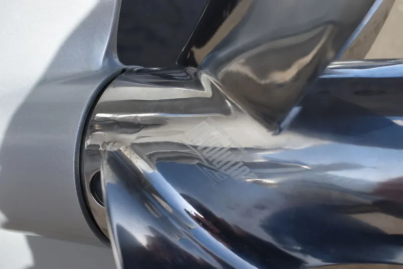 Slide: The Image of Blackfin 252CC 2025 - 76