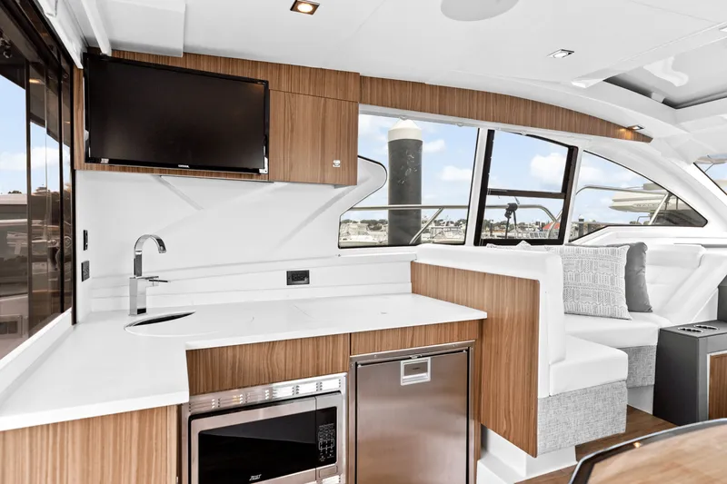 Slide: The Image of Cruisers 42 Cantius 2025 - 19