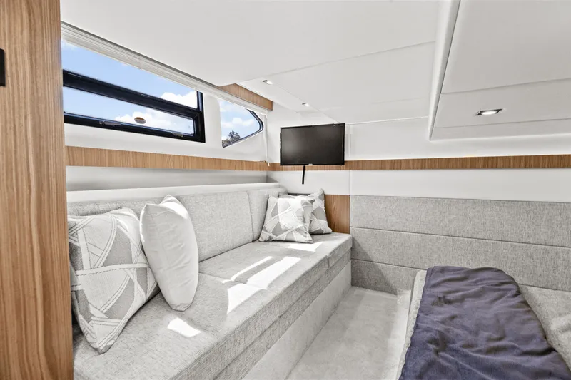 Slide: The Image of Cruisers 42 Cantius 2025 - 34