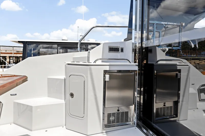 Slide: The Image of Cruisers Yachts 42 Cantius 2025 - 15