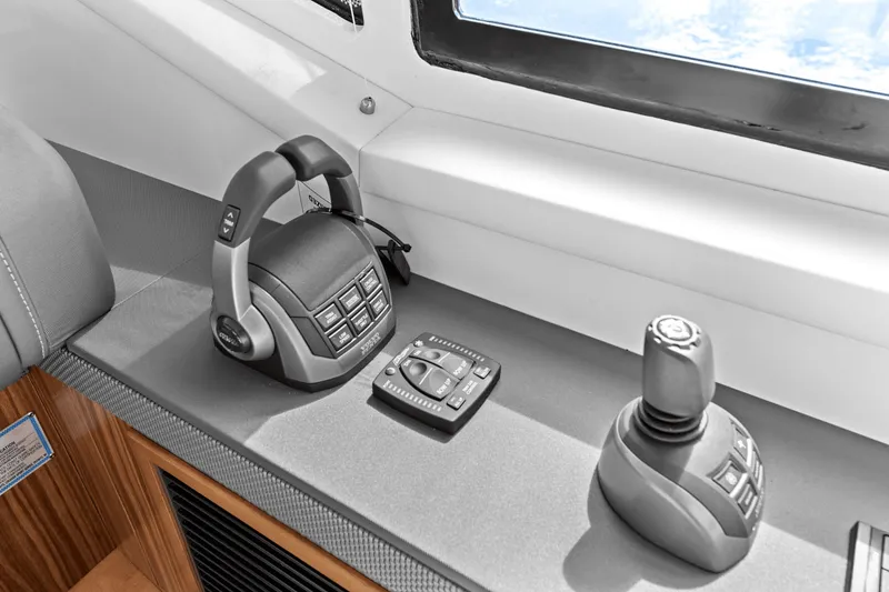 Slide: The Image of Cruisers Yachts 42 Cantius 2025 - 28