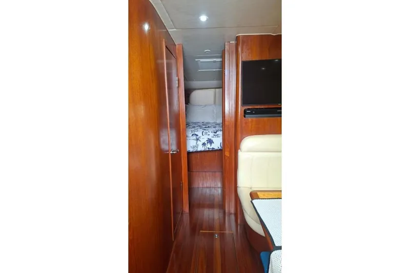 Slide: The Image of Tiara 3800 Open 2005 - 4