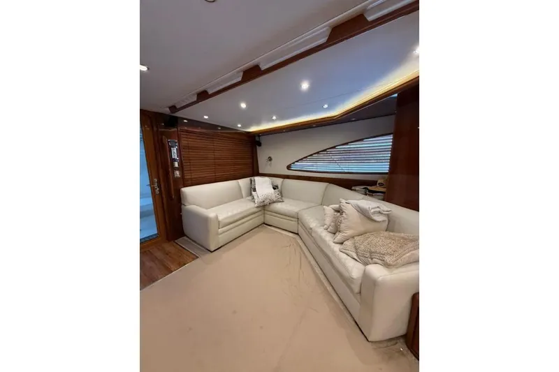Slide: The Image of Bertram 630 Convertible 2005 - 5