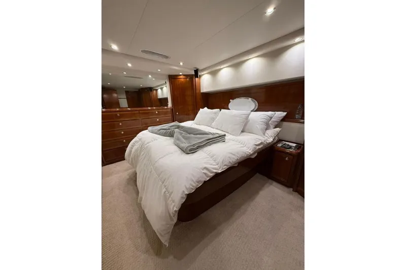 Slide: The Image of Bertram 630 Convertible 2005 - 8