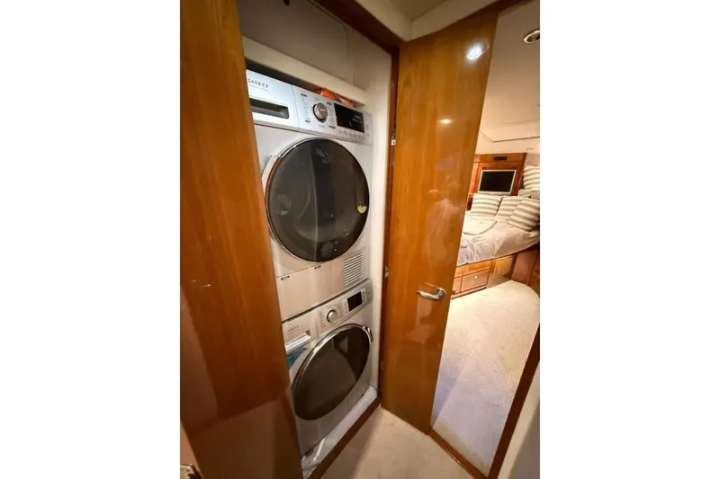 Slide: The Image of Bertram 630 Convertible 2005 - 19
