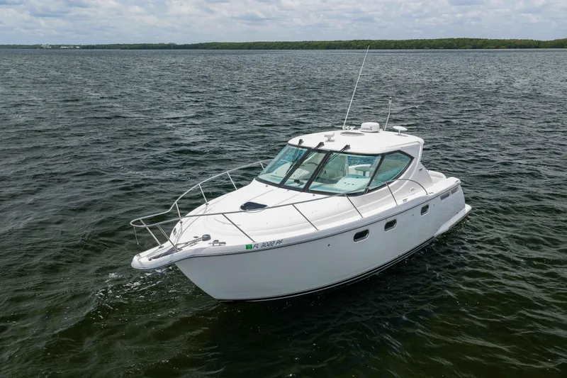 Slide: The Image of Tiara 3500 Sovran LE 2010 - 7