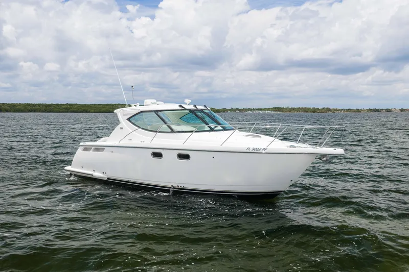 Slide: The Image of Tiara 3500 Sovran LE 2010 - 4