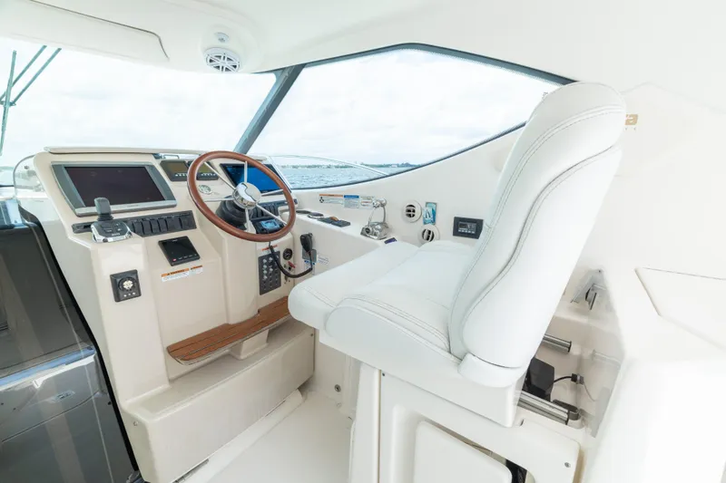 Slide: The Image of Tiara 3500 Sovran LE 2010 - 31